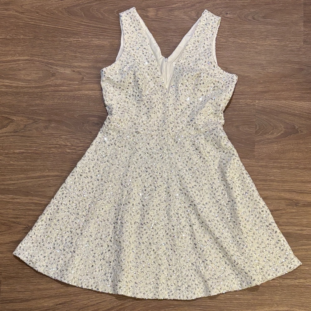 Dress the Population White Sequin skater dress A-line Vneck sleeveless bridal L